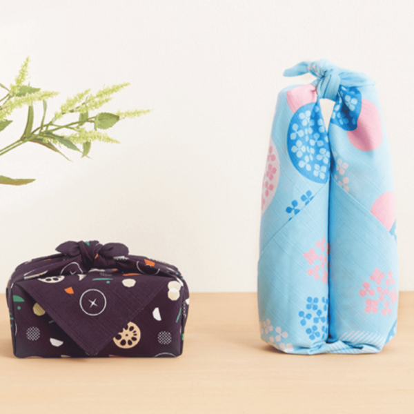 風呂敷でスマートな旅支度｜旅行で大活躍する風呂敷の使い方